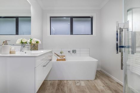 Photo of property in 79 Hinemoa Street, Levin, 5510