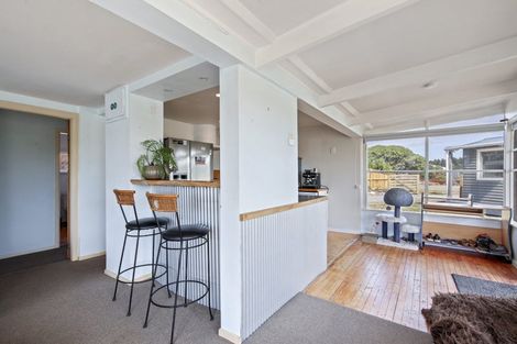 Photo of property in 30 Holton Road, Amberley, 7481