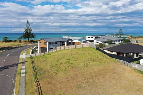 Photo of property in 2 Pacific Parade, Coastlands, Whakatane, 3120