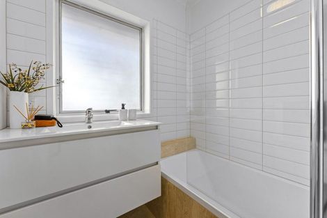 Photo of property in 3/6 Gordon Avenue, Milford, Auckland, 0620