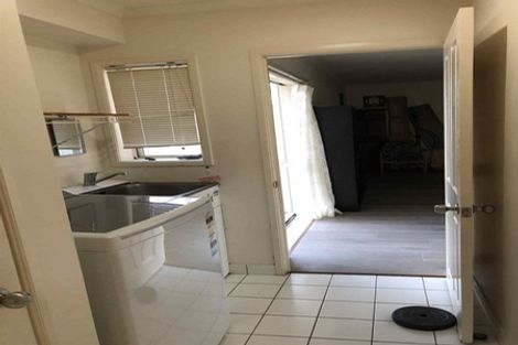 Photo of property in 13 Belcoo Crescent, East Tamaki, Auckland, 2013