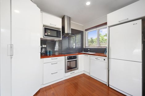 Photo of property in 2 Flavia Place, Lynfield, Auckland, 1042