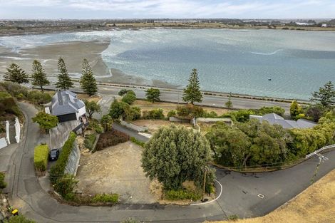 Photo of property in 2/4 The Brae, Mount Pleasant, Christchurch, 8081