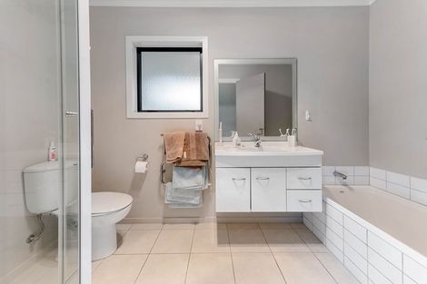 Photo of property in 43/64 Kawaha Point Road, Kawaha Point, Rotorua, 3010