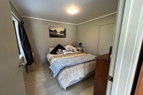 Photo of property in 9 Raphael Place, West Harbour, Auckland, 0618