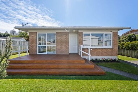 Photo of property in 3/5 Empire Road, Orewa, 0931