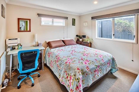 Photo of property in 4 Acheron Road, Paremata, Porirua, 5026