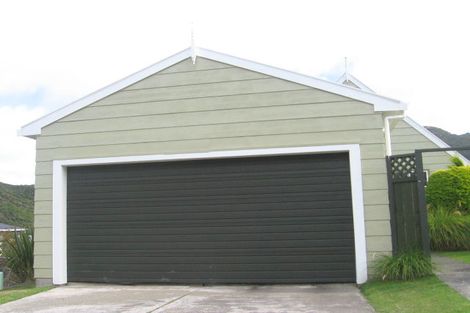Photo of property in 27 Fiona Grove, Karori, Wellington, 6012