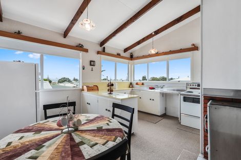 Photo of property in 27 Ocean View Road, Waihi Beach, 3611