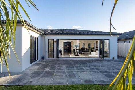 Photo of property in 37 Oriental Parade, Papamoa Beach, Papamoa, 3118