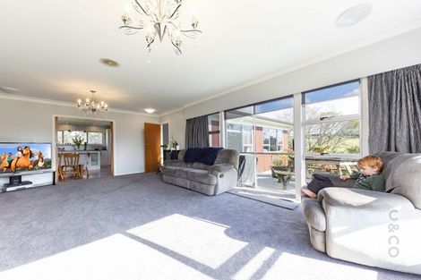 Photo of property in 271 Waitakere Road, Taupaki, Henderson, 0782