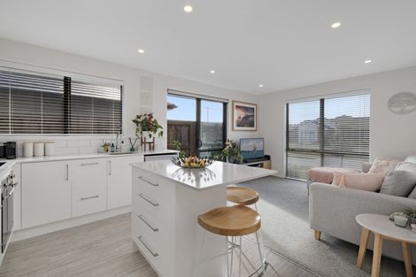 Photo of property in 11 Tiria Drive, Papamoa Beach, Papamoa, 3118