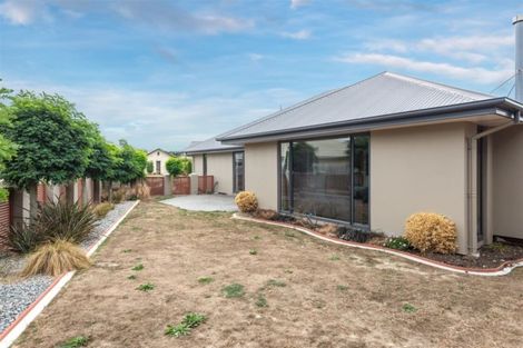 Photo of property in 25 Linkwater Way, Parklands, Christchurch, 8083
