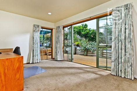 Photo of property in 25 Taroka Close, Pinehill, Auckland, 0632