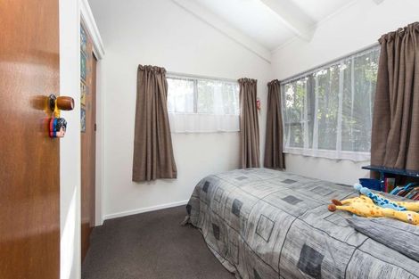 Photo of property in 14 Woodhouse Place, West Harbour, Auckland, 0618