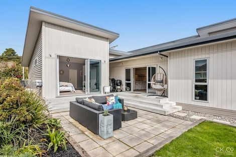Photo of property in 21 Pempsey Street, Silverstream, Upper Hutt, 5019