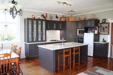 Photo of property in 183 Cowper Road, Dannevirke, 4976