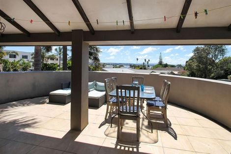 Photo of property in 1 Millen Place, Clarks Beach, 2122