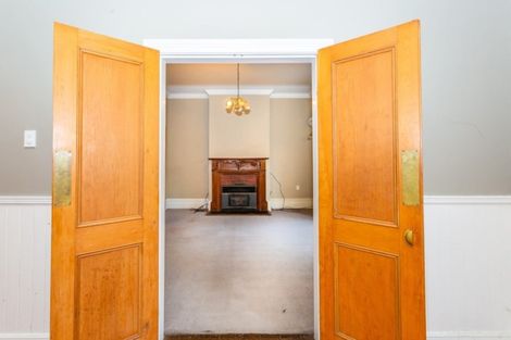 Photo of property in 16a Aikmans Road, Merivale, Christchurch, 8014