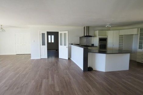 Photo of property in 5 Flight Place, Lower Vogeltown, New Plymouth, 4310