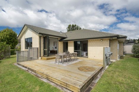 Photo of property in 2 Carex Close, Pyes Pa, Tauranga, 3112