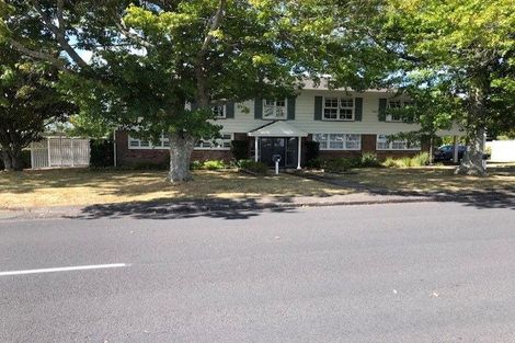 Photo of property in 82 Exmouth Road, Northcote, Auckland, 0627