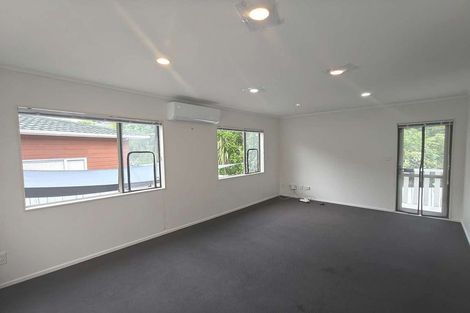 Photo of property in 16 Rotoiti Avenue, Pakuranga Heights, Auckland, 2010