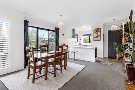 Photo of property in 26 Ev Perry Way, Glen Innes, Auckland, 1072