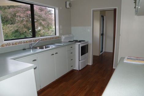 Photo of property in 3 Atarau Grove, Paraparaumu, 5032