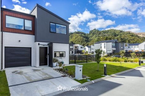 Photo of property in 76 Mawai Hakona Drive, Wallaceville, Upper Hutt, 5018