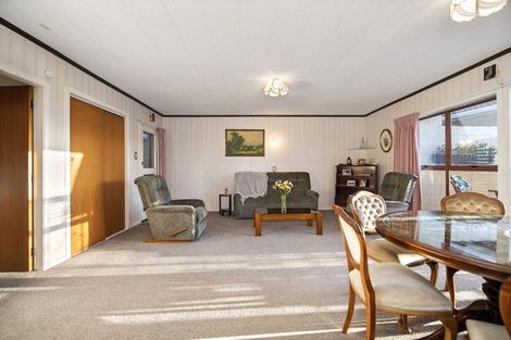 Photo of property in 2 Delamare Road, St Andrews, Hamilton, 3200