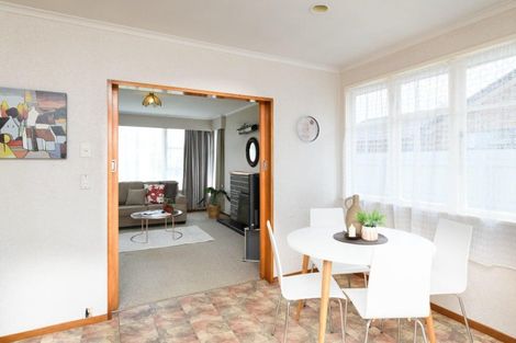 Photo of property in 25 Ruamahanga Crescent, Terrace End, Palmerston North, 4410