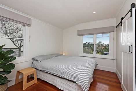 Photo of property in 17 Selwyn Road, Hospital Hill, Napier, 4110
