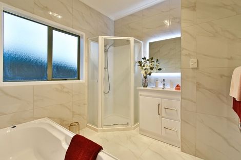 Photo of property in 41 Robin Brooke Drive, Flat Bush, Auckland, 2019