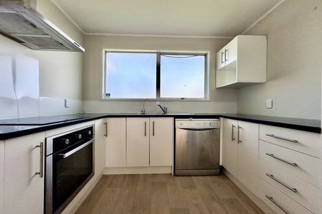 Photo of property in 13 Carbery Place, Manurewa, Auckland, 2102