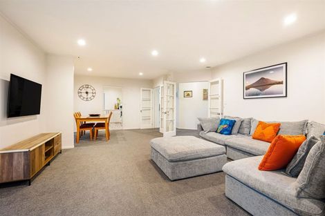 Photo of property in 2/54 Granville Drive, Massey, Auckland, 0614