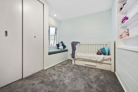 Photo of property in 2 Flavia Place, Lynfield, Auckland, 1042