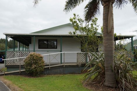 Photo of property in 28 Tamure Place, Ruakaka, 0116