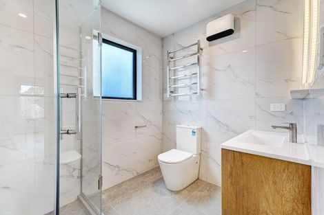 Photo of property in 25b Withers Road, Glen Eden, Auckland, 0602