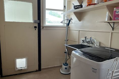 Photo of property in 6 Ayr Place, Hokowhitu, Palmerston North, 4410