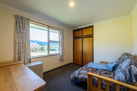 Photo of property in 12 Matai Place, Waikawa, Picton, 7220