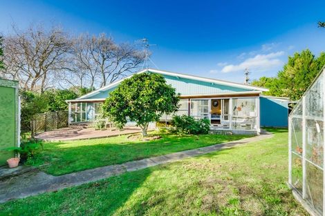 Photo of property in 212 Te Moana Road, Waikanae, 5036