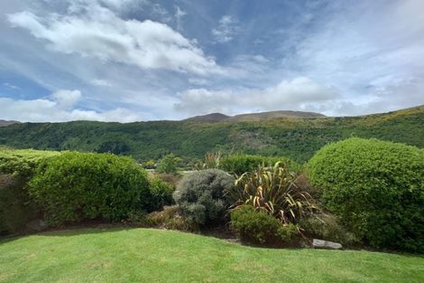 Photo of property in 2 Pearl Lane, Arrowtown, 9302