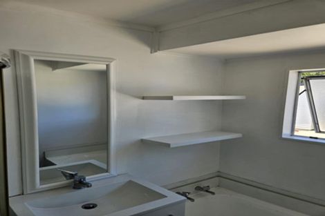 Photo of property in 18 Styca Place, Sunnyvale, Auckland, 0612