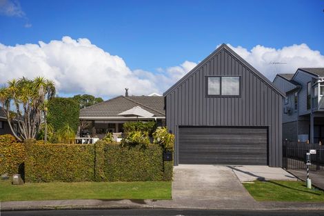 Photo of property in 1/8 Waller Avenue, Bucklands Beach, Auckland, 2012