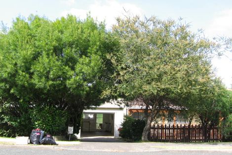 Photo of property in 2/52 John Downs Drive, Browns Bay, Auckland, 0630