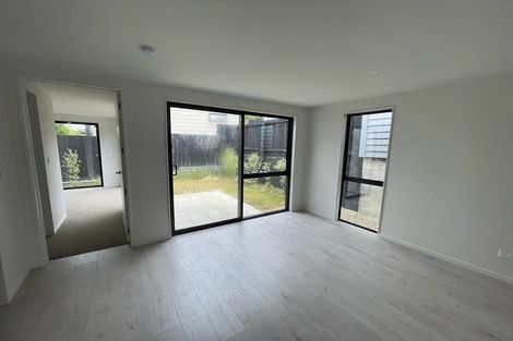 Photo of property in 8/101 Hobsonville Road, West Harbour, Auckland, 0618