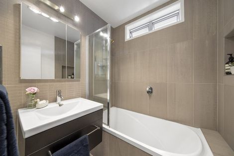 Photo of property in 264 Point Chevalier Road, Point Chevalier, Auckland, 1022