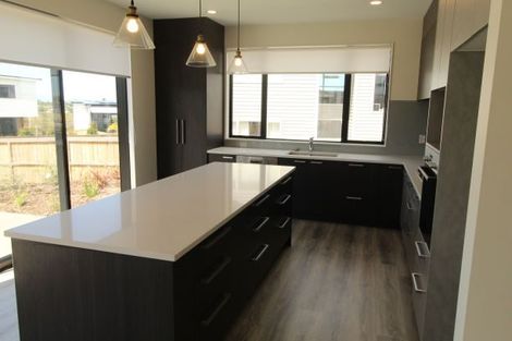 Photo of property in 79 Maka Terrace, Orewa, 0931