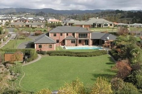 Photo of property in 13 Burgundy Park Avenue, Henderson, Auckland, 0612